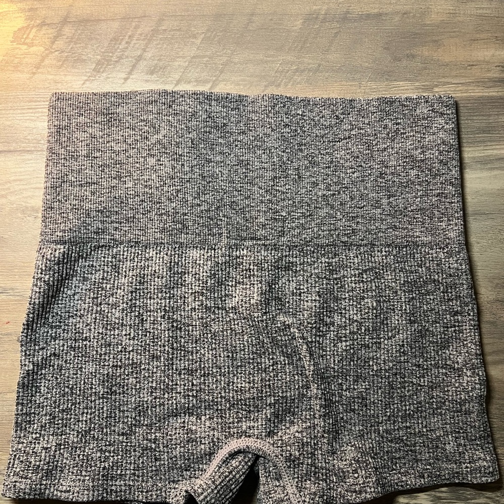 Short - Picture 2 of 4